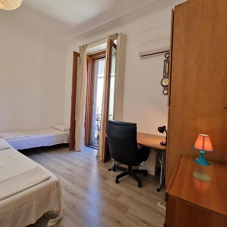 Private Room In A Quiet Apartment In The City Center Milánó Kültér fotó