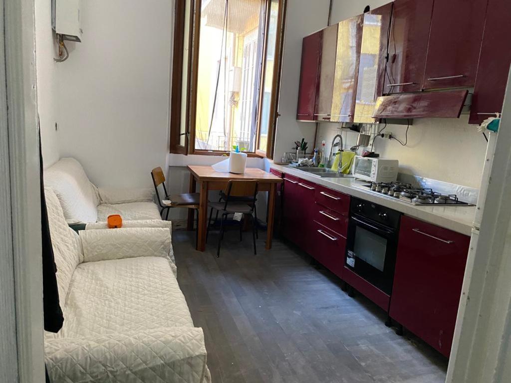 Private Room In A Quiet Apartment In The City Center Milánó Kültér fotó