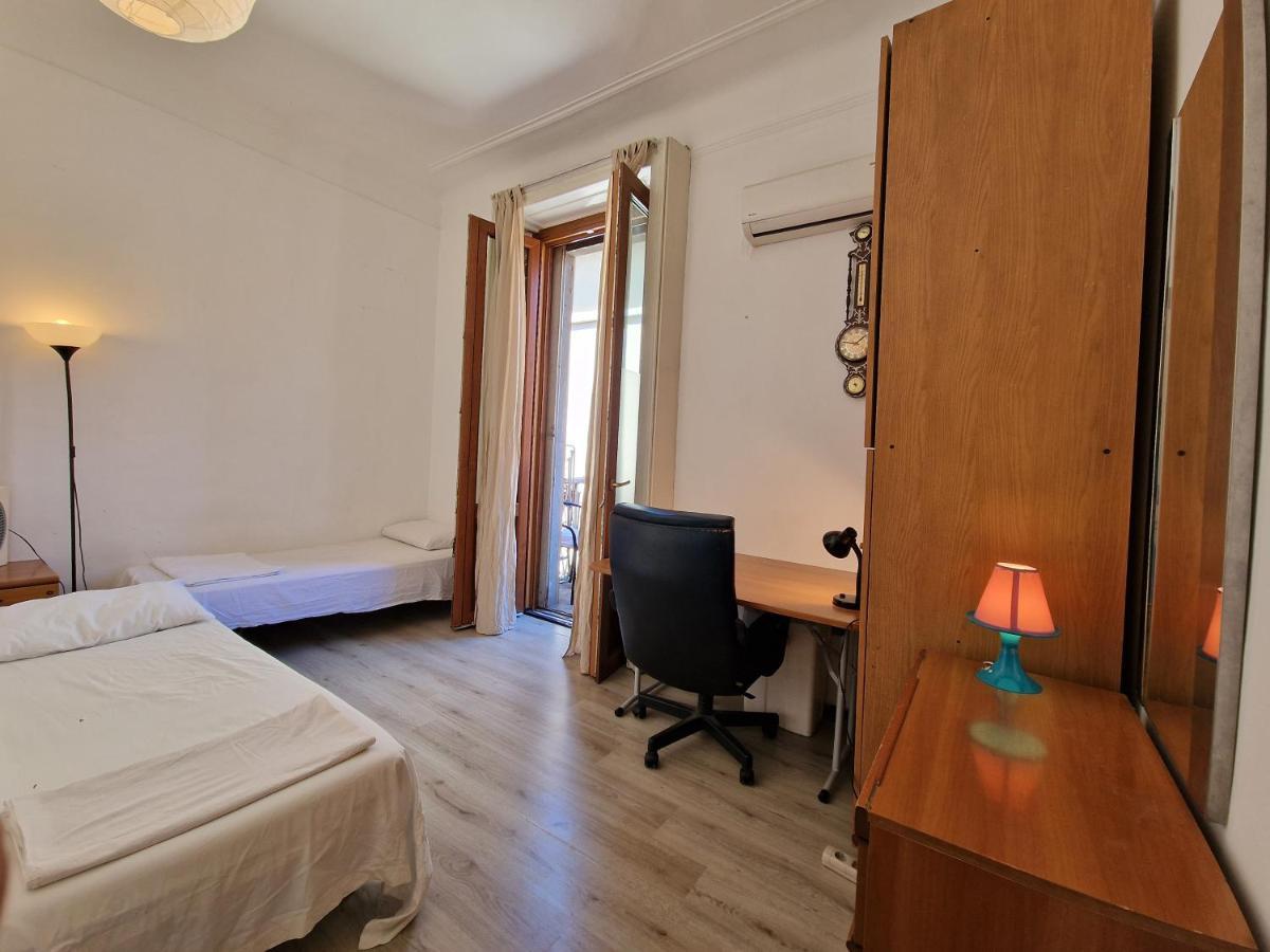 Private Room In A Quiet Apartment In The City Center Milánó Kültér fotó