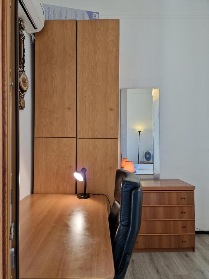 Private Room In A Quiet Apartment In The City Center Milánó Kültér fotó