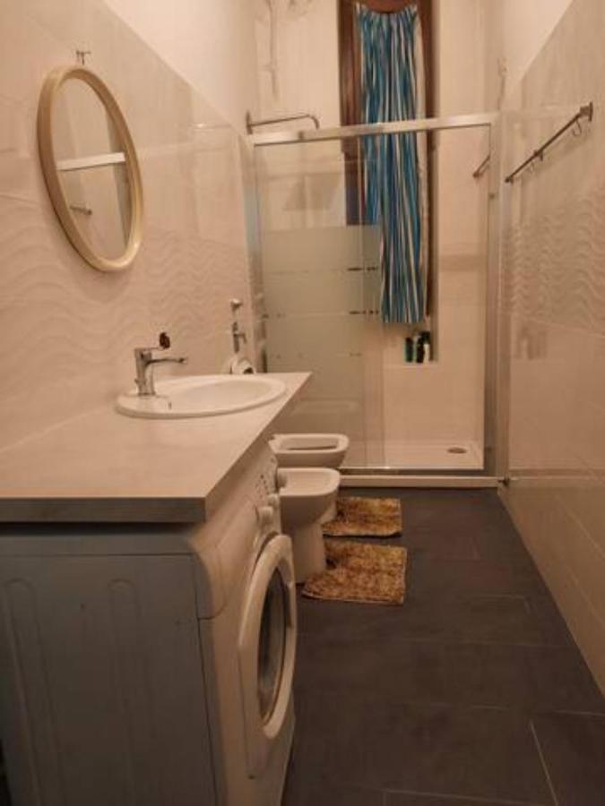 Private Room In A Quiet Apartment In The City Center Milánó Kültér fotó
